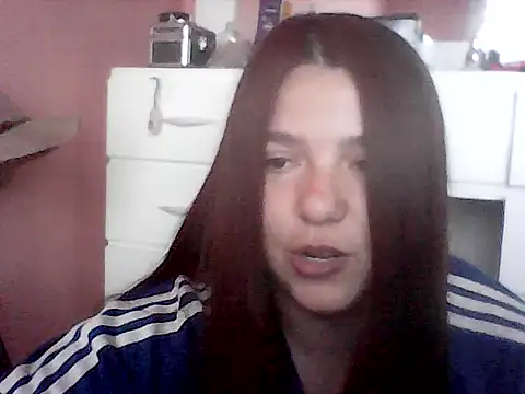 Snapshot of Oxitocina2000 chatting on November 2025 08:08:01 PM Oxitocina2000 online show from November 2025 08:08:01 PM