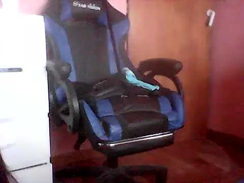 Snapshot of Oxitocina2000 chatting on November 2025 07:16:02 PM Oxitocina2000 online show from November 2025 07:16:02 PM