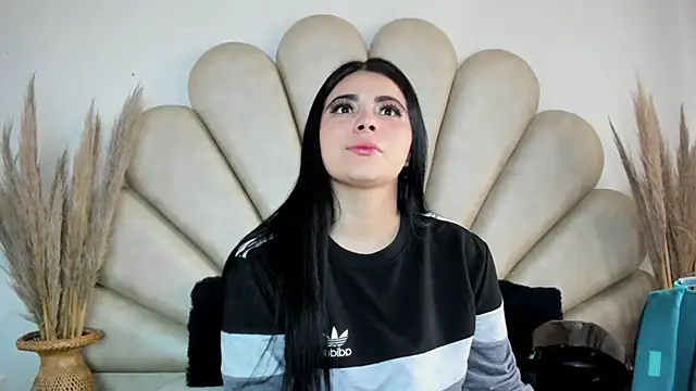 Snapshot of Natasha__Blue chatting on November 2025 12:20:01 PM Natasha Blue online show from November 2025 12:20:01 PM