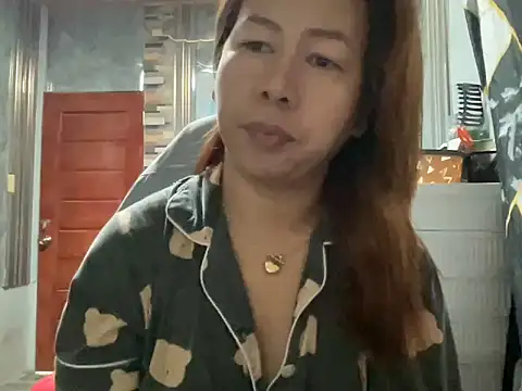 Snapshot of UrLove_Marga chatting on April 2026 09:57:02 PM UrLove Marga online show from April 2026 09:57:02 PM