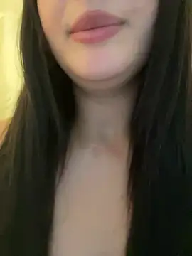 Snapshot of Sarahkhaalifa chatting on June 2026 09:45:02 AM Sarahkhaalifa online show from June 2026 09:45:02 AM