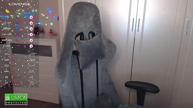 Snapshot of aliice_cutie chatting on March 2025 11:39:02 PM aliice cutie online show from March 2025 11:39:02 PM