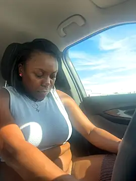 Snapshot of TrueeFantasee chatting on November 2025 06:20:01 PM TrueeFantasee online show from November 2025 06:20:01 PM