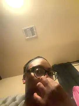 Snapshot of TrueeFantasee chatting on December 2025 02:32:02 AM TrueeFantasee online show from December 2025 02:32:02 AM