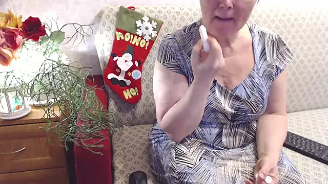 Snapshot of zarinafonliberman chatting on December 2025 06:23:01 PM zarinafonliberman online show from December 2025 06:23:01 PM