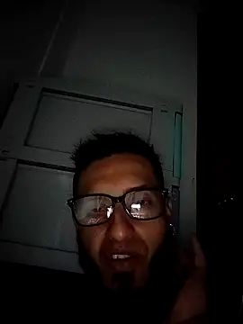 leo logan online show from December 2025 06:10:02 AM