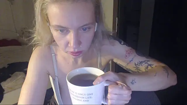 amanda kiss kiss online show from March 2026 08:22:02 PM