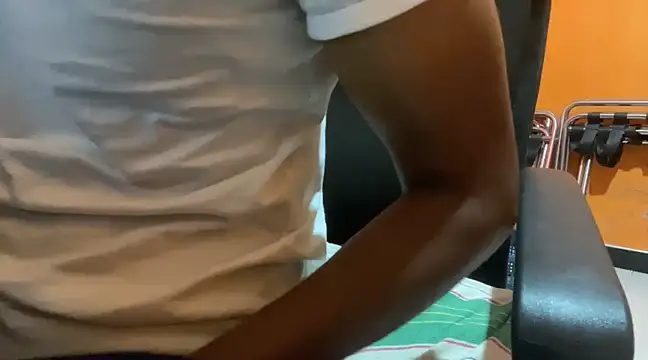 Snapshot of YomalBBC chatting on March 2025 10:30:02 AM YomalBBC online show from March 2025 10:30:02 AM