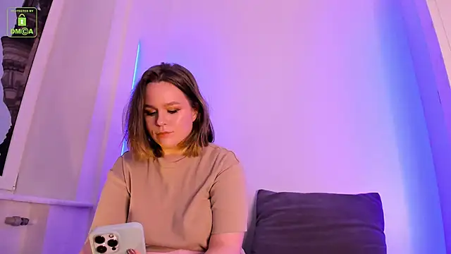 Snapshot of ErikaLust chatting on October 2025 04:12:02 AM ErikaLust online show from October 2025 04:12:02 AM