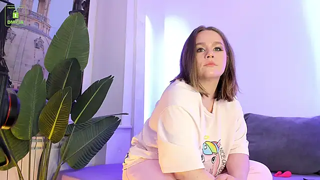 Snapshot of ErikaLust chatting on December 2025 04:09:01 AM ErikaLust online show from December 2025 04:09:01 AM