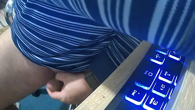 GYurmoka70 online show from October 2025 06:19:02 AM