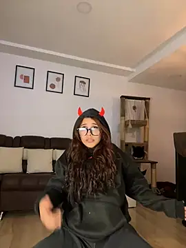 Snapshot of crystal_bunny7 chatting on February 2025 02:19:02 AM crystal bunny7 online show from February 2025 02:19:02 AM