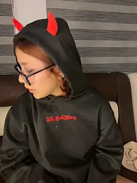 Snapshot of crystal_bunny7 chatting on March 2025 06:59:02 AM crystal bunny7 online show from March 2025 06:59:02 AM