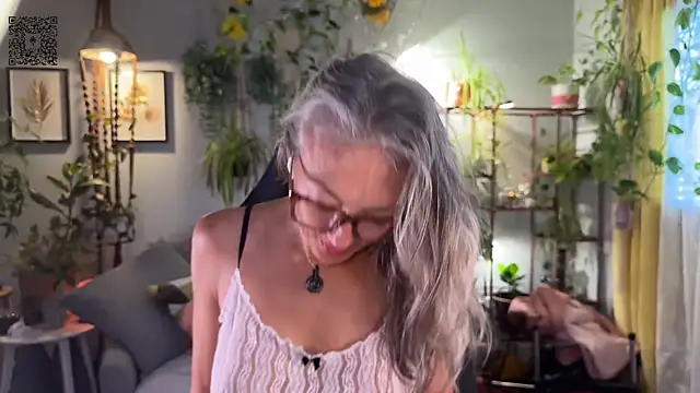 sunniedayz  online show from September 2025 03:24:01 PM