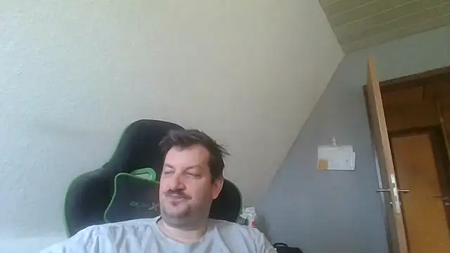 Golffahrer1982 online show from September 2025 10:15:01 AM