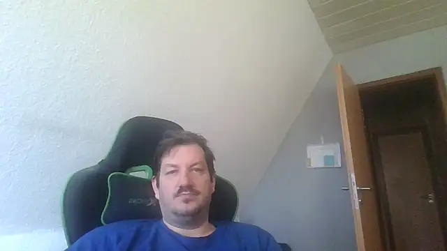 Golffahrer1982 online show from October 2025 10:27:01 AM