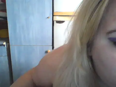 Snapshot of D_Marinna chatting on December 2025 09:35:02 AM D Marinna online show from December 2025 09:35:02 AM