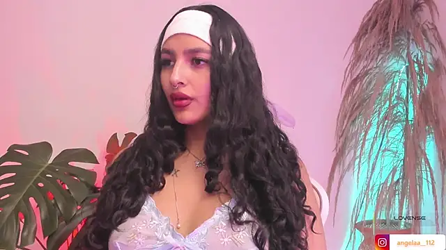 Anngel 1 online show from December 2025 04:01:01 PM