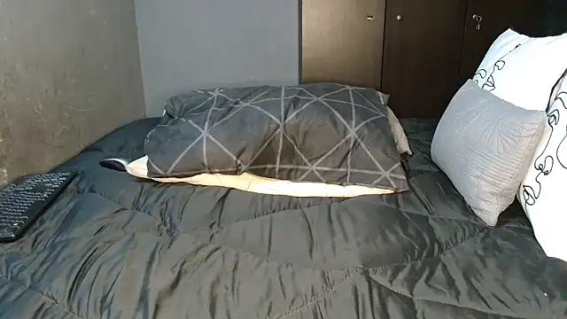 Snapshot of CURVEYDOLLXX chatting on February 2025 07:01:01 AM CURVEYDOLLXX online show from February 2025 07:01:01 AM