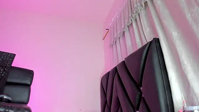 stephany doll  online show from September 2025 07:46:01 PM