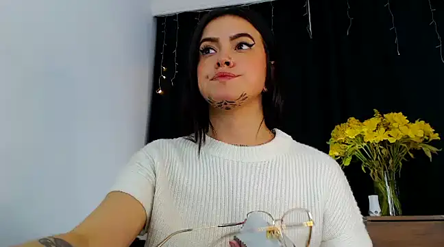 Snapshot of Isa_Maiden1 chatting on January 2025 04:25:02 AM Isa Maiden1 online show from January 2025 04:25:02 AM