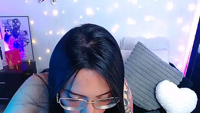 Snapshot of Isa_Maiden1 chatting on June 2026 05:48:01 PM Isa Maiden1 online show from June 2026 05:48:01 PM