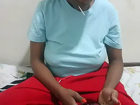 prettybeee online show from March 2026 11:54:02 PM