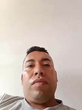 Diego leon27 online show from April 2026 06:39:01 PM