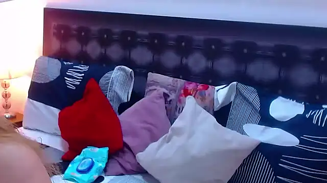 Snapshot of sandra_20 chatting on October 2025 10:32:02 AM sandra 20 online show from October 2025 10:32:02 AM