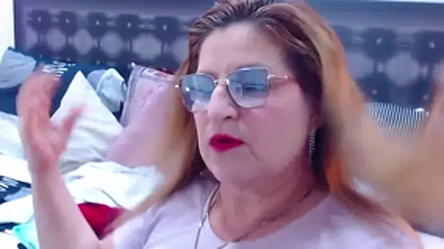 Snapshot of sandra_20 chatting on October 2025 11:25:01 AM sandra 20 online show from October 2025 11:25:01 AM