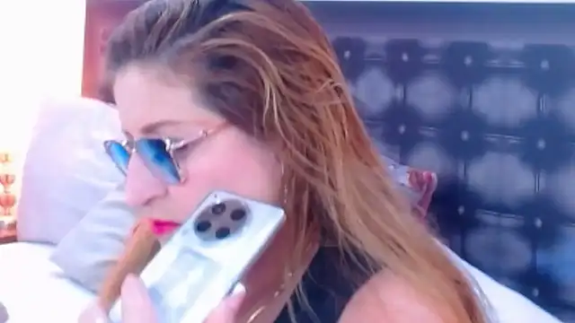 Snapshot of sandra_20 chatting on November 2025 11:10:03 AM sandra 20 online show from November 2025 11:10:03 AM