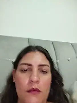 Mia Hampton online show from May 2026 02:08:02 AM