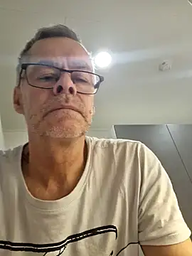 Snapshot of DarrenSullivanSlut chatting on December 2024 07:08:01 AM DarrenSullivanSlut online show from December 2024 07:08:01 AM