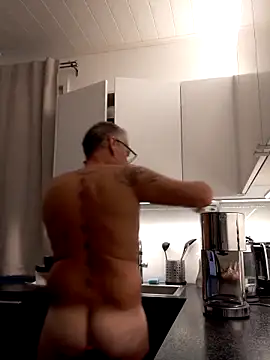 Snapshot of DarrenSullivanSlut chatting on September 2025 06:14:01 AM DarrenSullivanSlut online show from September 2025 06:14:01 AM