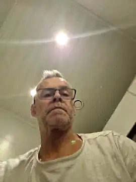 Snapshot of DarrenSullivanSlut chatting on January 2026 11:16:02 AM DarrenSullivanSlut online show from January 2026 11:16:02 AM