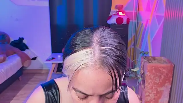 Snapshot of Cuttiealice chatting on November 2025 12:39:02 PM Cuttiealice online show from November 2025 12:39:02 PM