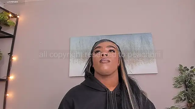 Briana Wells  online show from December 2025 01:28:02 PM