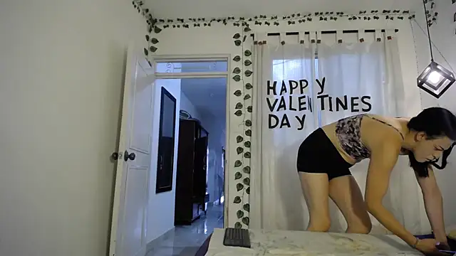 ivonne  hott1 online show from February 2026 08:05:01 PM