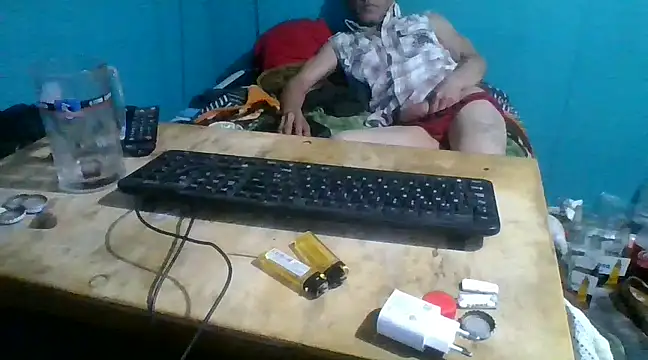 malekon76 online show from December 2024 09:11:02 AM