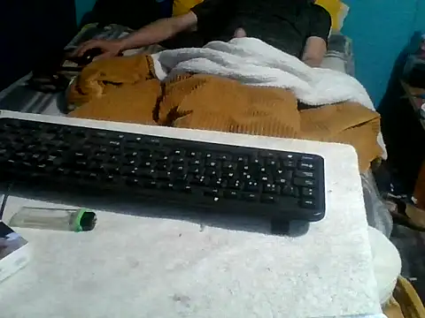 malekon76 online show from November 2025 02:41:02 PM