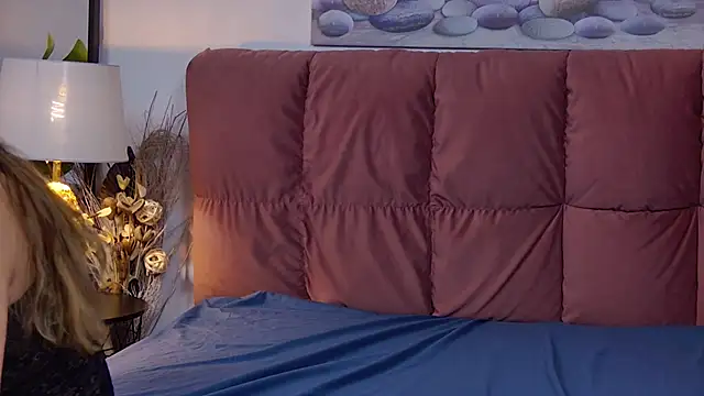 Snapshot of NicolLopeze chatting on December 2024 01:28:02 PM NicolLopeze online show from December 2024 01:28:02 PM