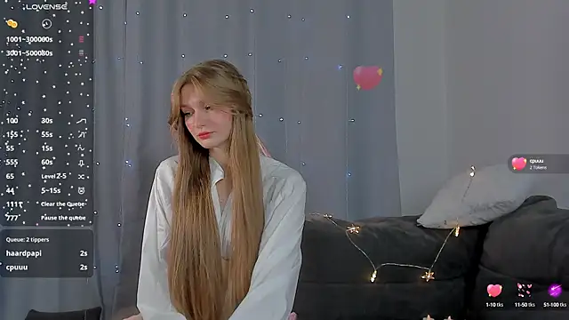 Snapshot of Barbie-Doll- chatting on December 2024 10:20:02 PM Barbie-Doll- online show from December 2024 10:20:02 PM