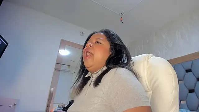 sophia reyes online show from January 2025 11:43:02 AM