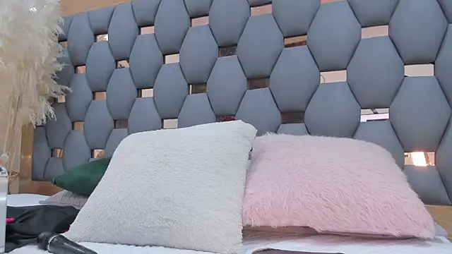 sophia reyes online show from February 2025 02:54:02 PM