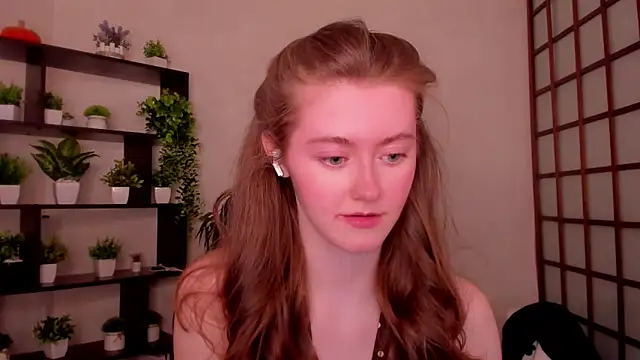 Snapshot of KateCuddle chatting on April 2026 02:40:02 AM KateCuddle online show from April 2026 02:40:02 AM