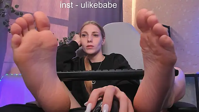 Snapshot of Anna_Fink chatting on February 2025 06:17:02 AM Anna Fink online show from February 2025 06:17:02 AM