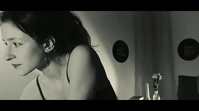 Snapshot of WebCora chatting on March 2025 06:30:01 PM WebCora online show from March 2025 06:30:01 PM