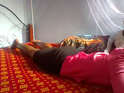 Snapshot of Eminent_Ride chatting on December 2025 12:43:01 PM Eminent Ride online show from December 2025 12:43:01 PM