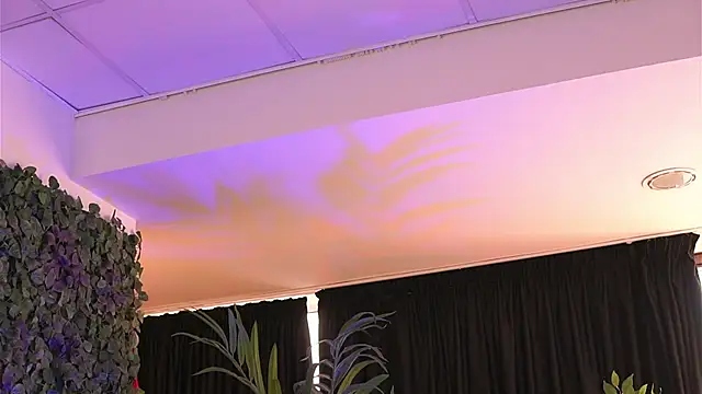 Snapshot of HotSkinnyX chatting on February 2025 06:06:02 AM HotSkinnyX online show from February 2025 06:06:02 AM