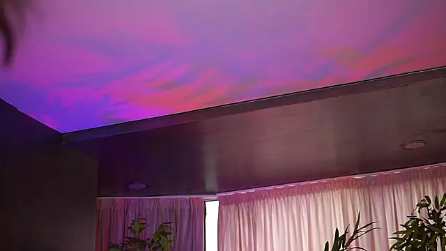 Snapshot of HotSkinnyX chatting on November 2025 09:02:02 AM HotSkinnyX online show from November 2025 09:02:02 AM